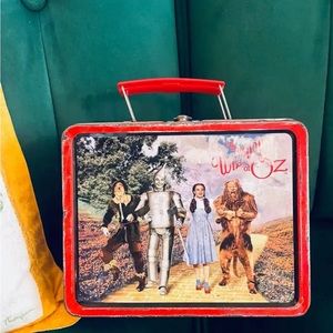 Vintage 1998 Wizard of Oz metal lunchbox